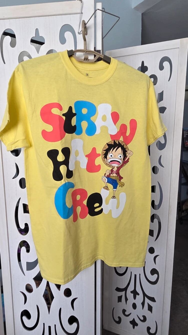 One Piece Straw Hat Crew Monkey D. Luffy Tee Medium anime ripple junction NWOT